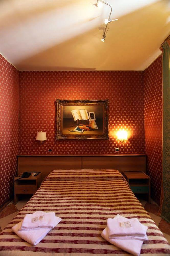 Hotel Hollywood 2*